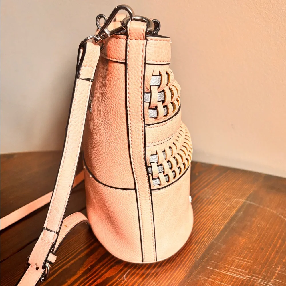 Joe’s Jeans Pink Woven Bucket Bag Crossbody EUC - Picture 3 of 14